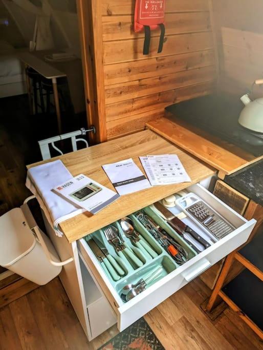 Robin Nest - Cosy Shepherd'S Hut Hideaway Callington Ngoại thất bức ảnh